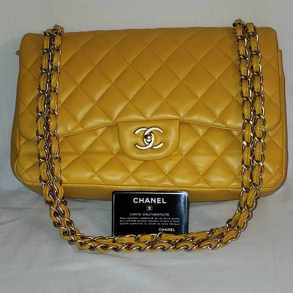 CHANEL Lambskin Jumbo Double Flap